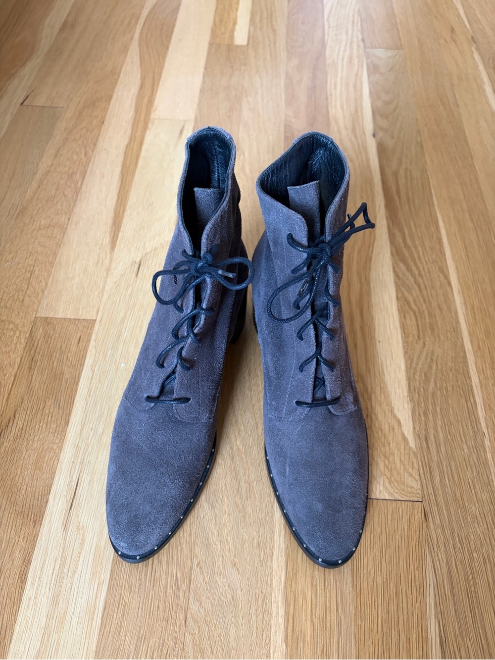 NWOB Freda Salvador Gray Suede lace up boots Size 7